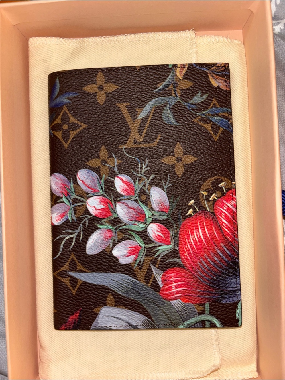 Louis Vuitton Monogram Eden Collection Floral Passport Cover - Picture 2 of 6